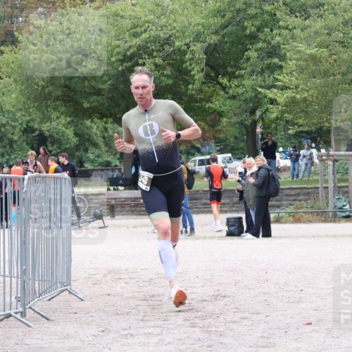 14.09.2025 - Stadtparktriathlon Strokosch-Dieckow http://msf.ph/oto/8882644 14.09.2025 09:50:35 Ziel 303, 348 meine-sportfotos.de
