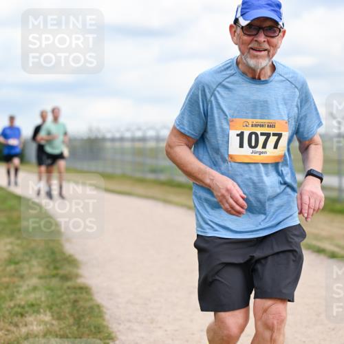14.09.2025 - Airport Race Dr. Thomas Lammeyer http://msf.ph/oto/8882676 14.09.2025 12:35:42 Laufen 42, 1077 meine-sportfotos.de
