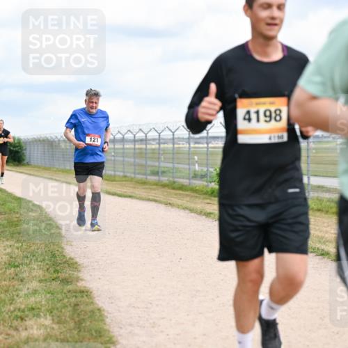 14.09.2025 - Airport Race Dr. Thomas Lammeyer http://msf.ph/oto/8882716 14.09.2025 12:35:48 Laufen 121, 4198, 4150 meine-sportfotos.de