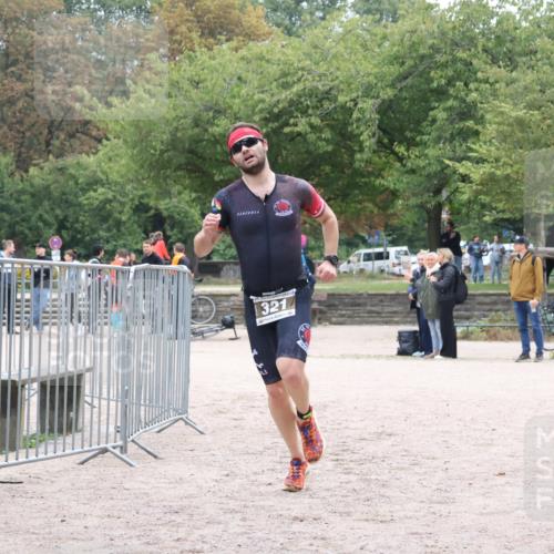 14.09.2025 - Stadtparktriathlon Strokosch-Dieckow http://msf.ph/oto/8882745 14.09.2025 09:51:33 Ziel 321 meine-sportfotos.de