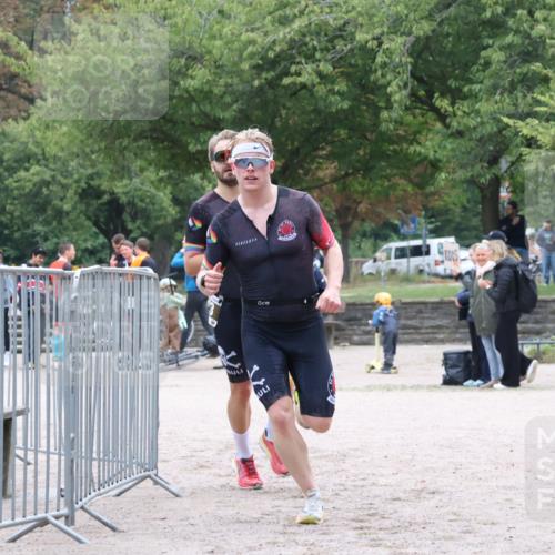 14.09.2025 - Stadtparktriathlon Strokosch-Dieckow http://msf.ph/oto/8882754 14.09.2025 09:51:41 Ziel 323, 325 meine-sportfotos.de