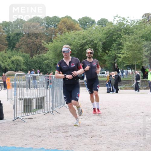 14.09.2025 - Stadtparktriathlon Strokosch-Dieckow http://msf.ph/oto/8882758 14.09.2025 09:51:41 Ziel 323, 325 meine-sportfotos.de
