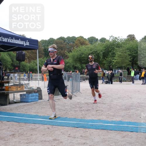 14.09.2025 - Stadtparktriathlon Strokosch-Dieckow http://msf.ph/oto/8882764 14.09.2025 09:51:42 Ziel 323, 325 meine-sportfotos.de
