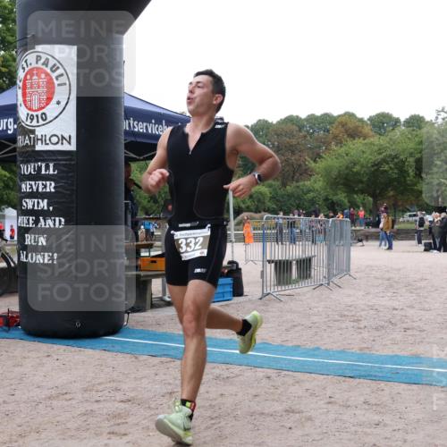 14.09.2025 - Stadtparktriathlon Strokosch-Dieckow http://msf.ph/oto/8882794 14.09.2025 09:52:00 Ziel 319, 332 meine-sportfotos.de