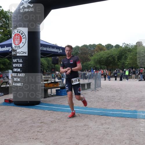 14.09.2025 - Stadtparktriathlon Strokosch-Dieckow http://msf.ph/oto/8883138 14.09.2025 10:00:43 Ziel 327 meine-sportfotos.de