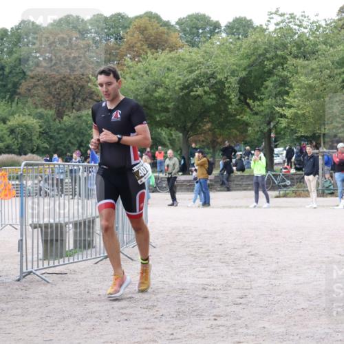 14.09.2025 - Stadtparktriathlon Strokosch-Dieckow http://msf.ph/oto/8883209 14.09.2025 10:02:51 Ziel 401 meine-sportfotos.de