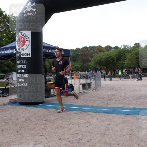 14.09.2025 - Stadtparktriathlon Strokosch-Dieckow http://msf.ph/oto/8883212 14.09.2025 10:02:52 Ziel 401 meine-sportfotos.de