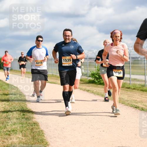 14.09.2025 - Airport Race Dr. Thomas Lammeyer http://msf.ph/oto/8883223 14.09.2025 12:36:42 Laufen 4215, 1535, 1535, 1098, 659 meine-sportfotos.de