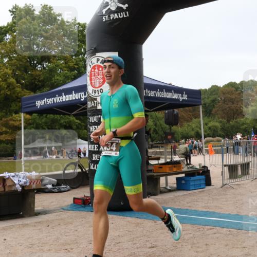 14.09.2025 - Stadtparktriathlon Strokosch-Dieckow http://msf.ph/oto/8883435 14.09.2025 10:09:17 Ziel 434 meine-sportfotos.de