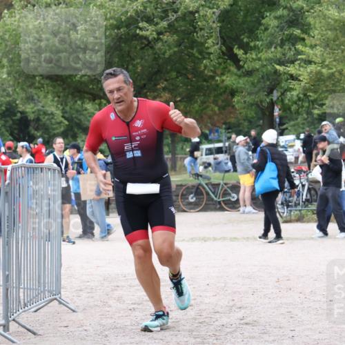 14.09.2025 - Stadtparktriathlon Strokosch-Dieckow http://msf.ph/oto/8883454 14.09.2025 10:09:48 Ziel 393, 463 meine-sportfotos.de