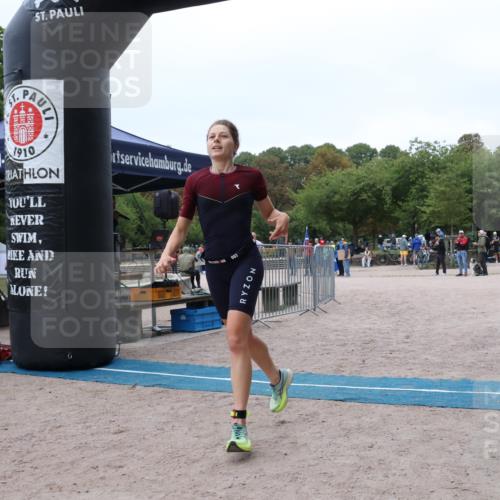14.09.2025 - Stadtparktriathlon Strokosch-Dieckow http://msf.ph/oto/8883475 14.09.2025 10:10:06 Ziel 406, 460 meine-sportfotos.de