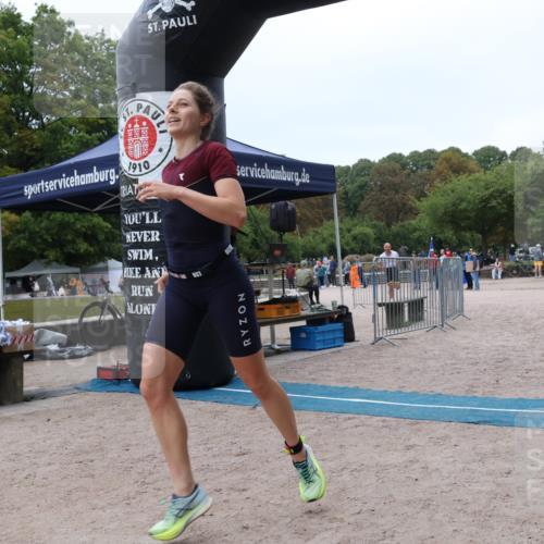 14.09.2025 - Stadtparktriathlon Strokosch-Dieckow http://msf.ph/oto/8883477 14.09.2025 10:10:06 Ziel 406, 460 meine-sportfotos.de
