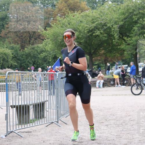 14.09.2025 - Stadtparktriathlon Strokosch-Dieckow http://msf.ph/oto/8883581 14.09.2025 10:14:44 Ziel 468 meine-sportfotos.de