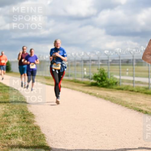 14.09.2025 - Airport Race Dr. Thomas Lammeyer http://msf.ph/oto/8883590 14.09.2025 12:37:45 Laufen 1995, 673 meine-sportfotos.de