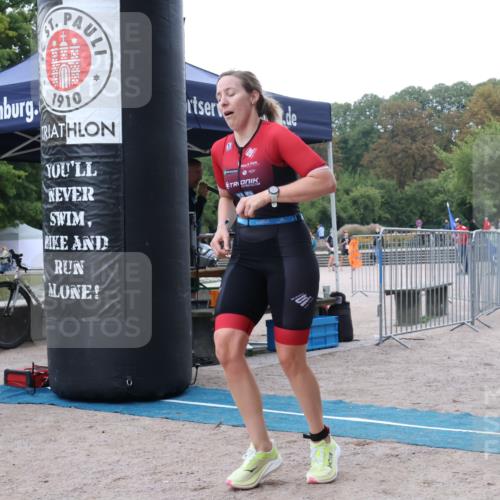 14.09.2025 - Stadtparktriathlon Strokosch-Dieckow http://msf.ph/oto/8883836 14.09.2025 10:18:35 Ziel 395, 464 meine-sportfotos.de
