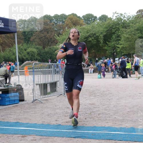 14.09.2025 - Stadtparktriathlon Strokosch-Dieckow http://msf.ph/oto/8883850 14.09.2025 10:19:00 Ziel 454 meine-sportfotos.de