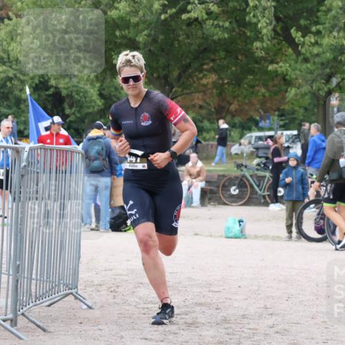 14.09.2025 - Stadtparktriathlon Strokosch-Dieckow http://msf.ph/oto/8883949 14.09.2025 10:21:20 Ziel 447 meine-sportfotos.de