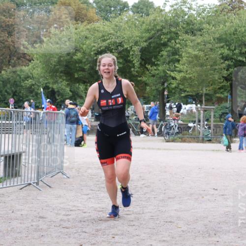 14.09.2025 - Stadtparktriathlon Strokosch-Dieckow http://msf.ph/oto/8883965 14.09.2025 10:21:50 Ziel 472, 477 meine-sportfotos.de