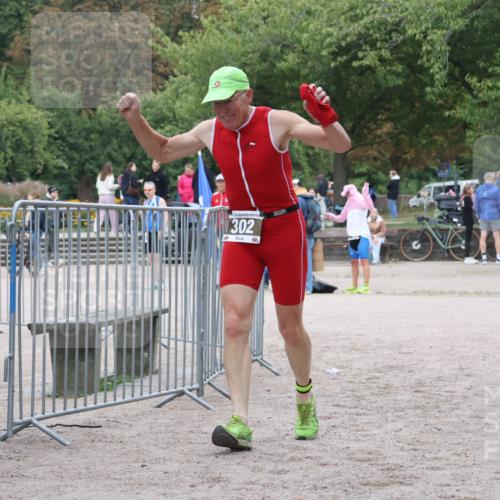 14.09.2025 - Stadtparktriathlon Strokosch-Dieckow http://msf.ph/oto/8884026 14.09.2025 10:22:12 Ziel 302 meine-sportfotos.de