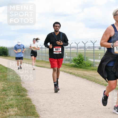 14.09.2025 - Airport Race Dr. Thomas Lammeyer http://msf.ph/oto/8884038 14.09.2025 12:38:22 Laufen 681, 681, 1439 meine-sportfotos.de