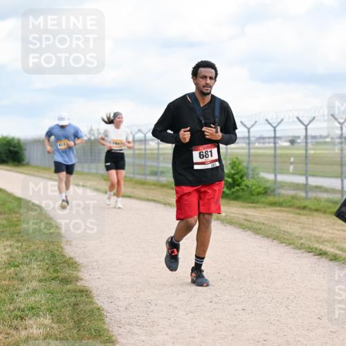 14.09.2025 - Airport Race Dr. Thomas Lammeyer http://msf.ph/oto/8884046 14.09.2025 12:38:22 Laufen 681, 681 meine-sportfotos.de