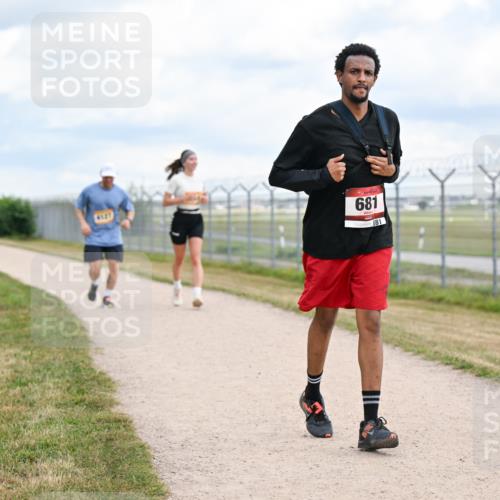 14.09.2025 - Airport Race Dr. Thomas Lammeyer http://msf.ph/oto/8884054 14.09.2025 12:38:23 Laufen 681, 681 meine-sportfotos.de