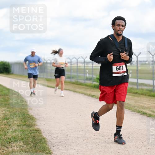 14.09.2025 - Airport Race Dr. Thomas Lammeyer http://msf.ph/oto/8884056 14.09.2025 12:38:23 Laufen 681, 681 meine-sportfotos.de
