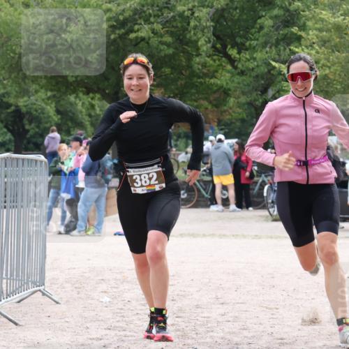 14.09.2025 - Stadtparktriathlon Strokosch-Dieckow http://msf.ph/oto/8884121 14.09.2025 10:25:29 Ziel 382, 423 meine-sportfotos.de