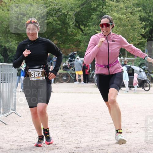 14.09.2025 - Stadtparktriathlon Strokosch-Dieckow http://msf.ph/oto/8884124 14.09.2025 10:25:30 Ziel 382, 423 meine-sportfotos.de