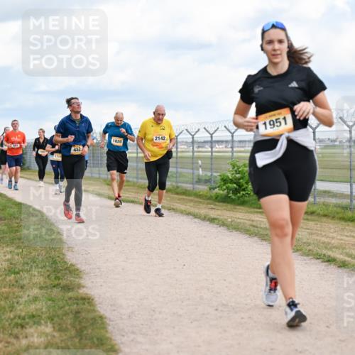 14.09.2025 - Airport Race Dr. Thomas Lammeyer http://msf.ph/oto/8884162 14.09.2025 12:38:41 Laufen 1820, 691, 482, 1719, 2142, 1951, 18 meine-sportfotos.de