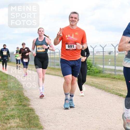 14.09.2025 - Airport Race Dr. Thomas Lammeyer http://msf.ph/oto/8884291 14.09.2025 12:38:49 Laufen 4035, 691, 1719 meine-sportfotos.de
