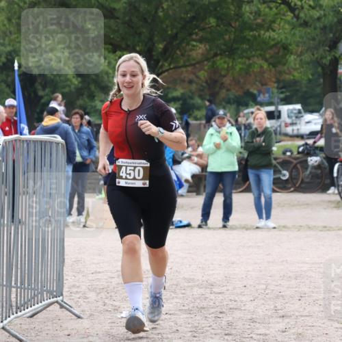 14.09.2025 - Stadtparktriathlon Strokosch-Dieckow http://msf.ph/oto/8884386 14.09.2025 10:34:09 Ziel 450 meine-sportfotos.de
