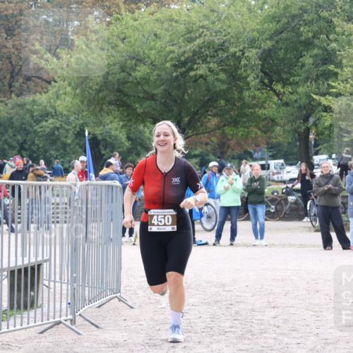 14.09.2025 - Stadtparktriathlon Strokosch-Dieckow http://msf.ph/oto/8884389 14.09.2025 10:34:09 Ziel 450 meine-sportfotos.de