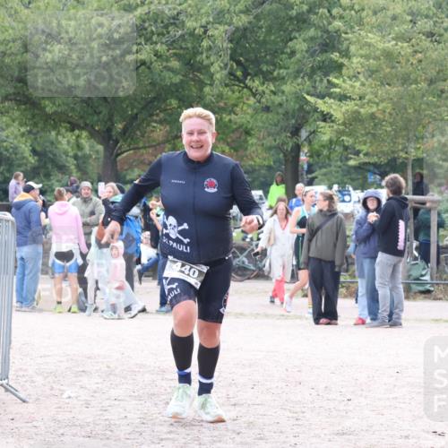 14.09.2025 - Stadtparktriathlon Strokosch-Dieckow http://msf.ph/oto/8884410 14.09.2025 10:34:54 Ziel 440 meine-sportfotos.de