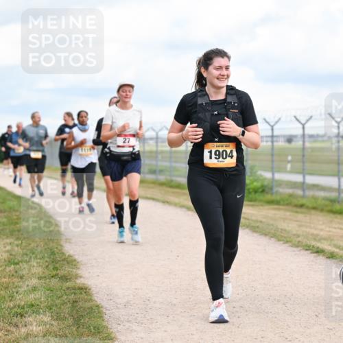 14.09.2025 - Airport Race Dr. Thomas Lammeyer http://msf.ph/oto/8884480 14.09.2025 12:39:12 Laufen 27, 1904, 2125 meine-sportfotos.de
