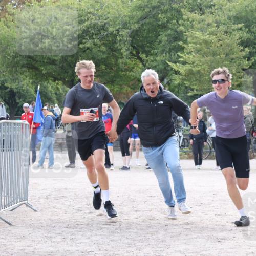 14.09.2025 - Stadtparktriathlon Strokosch-Dieckow http://msf.ph/oto/8884589 14.09.2025 10:46:57 Ziel 563 meine-sportfotos.de