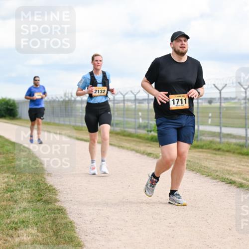 14.09.2025 - Airport Race Dr. Thomas Lammeyer http://msf.ph/oto/8884611 14.09.2025 12:39:34 Laufen 2132, 1711 meine-sportfotos.de
