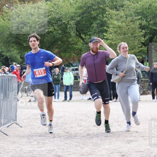 14.09.2025 - Stadtparktriathlon Strokosch-Dieckow http://msf.ph/oto/8884654 14.09.2025 10:49:49 Ziel 615 meine-sportfotos.de