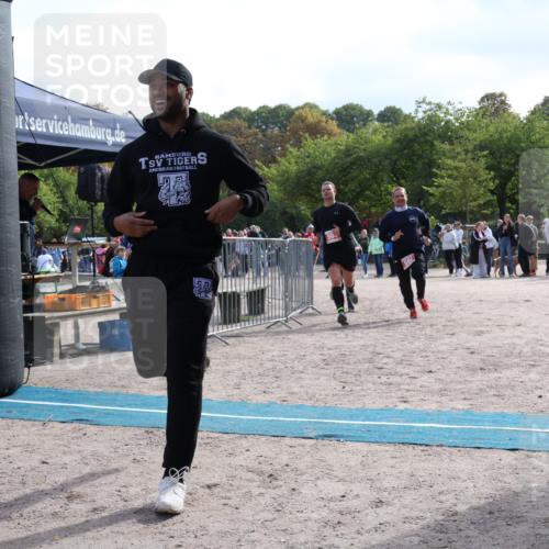 14.09.2025 - Stadtparktriathlon Strokosch-Dieckow http://msf.ph/oto/8884706 14.09.2025 10:52:10 Ziel 576, 594 meine-sportfotos.de