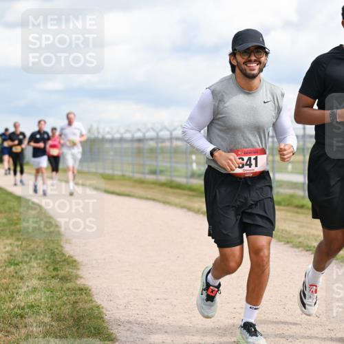 14.09.2025 - Airport Race Dr. Thomas Lammeyer http://msf.ph/oto/8884716 14.09.2025 12:39:51 Laufen 341, 77 meine-sportfotos.de