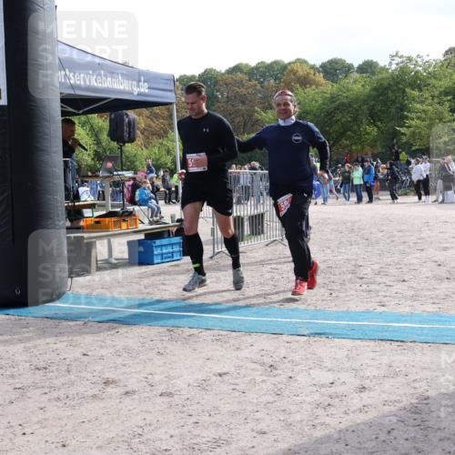 14.09.2025 - Stadtparktriathlon Strokosch-Dieckow http://msf.ph/oto/8884718 14.09.2025 10:52:11 Ziel 576, 594 meine-sportfotos.de