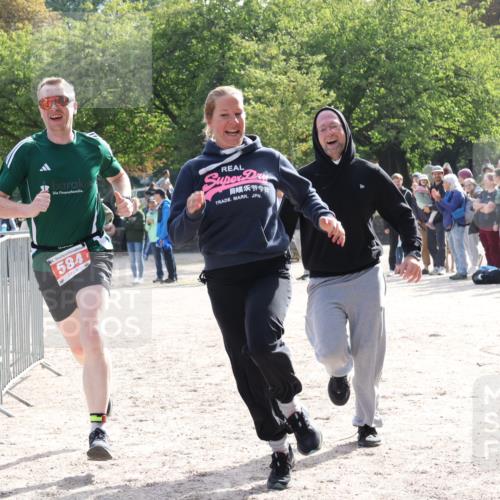 14.09.2025 - Stadtparktriathlon Strokosch-Dieckow http://msf.ph/oto/8884795 14.09.2025 10:55:11 Ziel 584 meine-sportfotos.de
