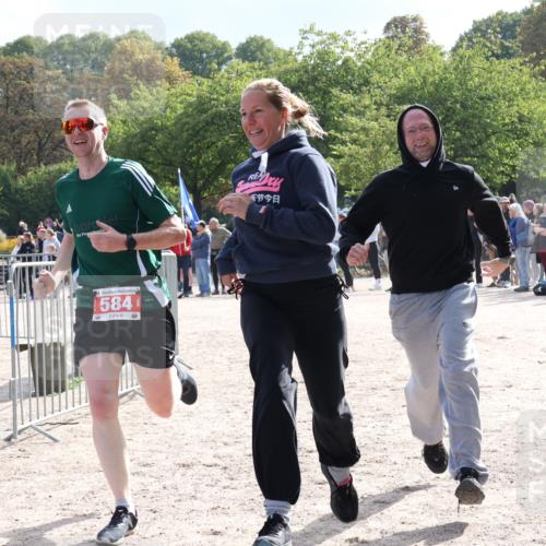 14.09.2025 - Stadtparktriathlon Strokosch-Dieckow http://msf.ph/oto/8884799 14.09.2025 10:55:11 Ziel 584 meine-sportfotos.de