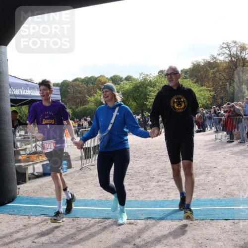 14.09.2025 - Stadtparktriathlon Strokosch-Dieckow http://msf.ph/oto/8884813 14.09.2025 10:55:21 Ziel 608 meine-sportfotos.de