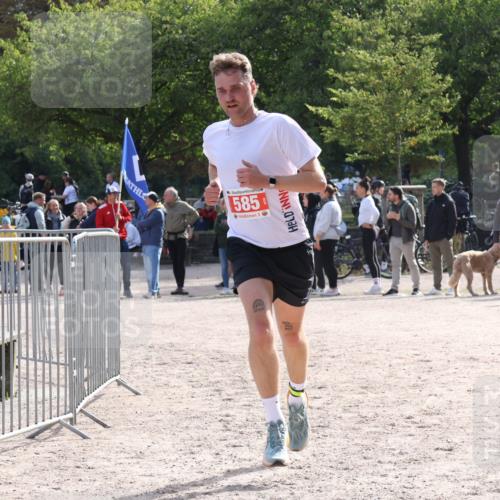 14.09.2025 - Stadtparktriathlon Strokosch-Dieckow http://msf.ph/oto/8884874 14.09.2025 10:56:51 Ziel 585 meine-sportfotos.de