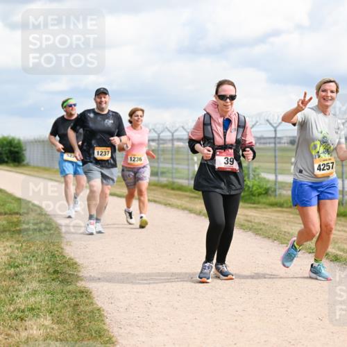 14.09.2025 - Airport Race Dr. Thomas Lammeyer http://msf.ph/oto/8884898 14.09.2025 12:40:12 Laufen 1237, 522, 1236, 39, 4257 meine-sportfotos.de