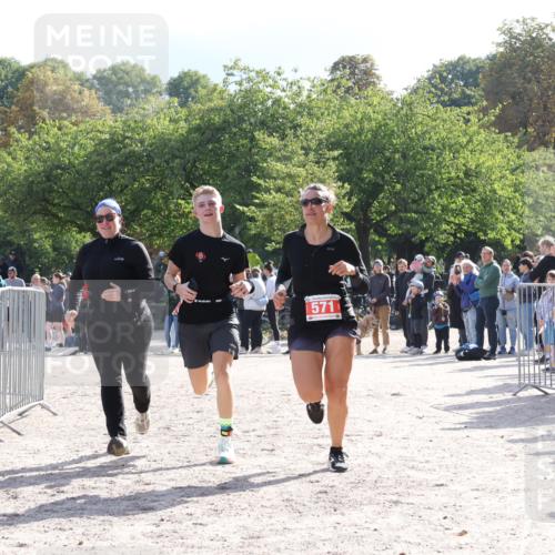 14.09.2025 - Stadtparktriathlon Strokosch-Dieckow http://msf.ph/oto/8884964 14.09.2025 10:58:32 Ziel 571 meine-sportfotos.de