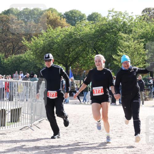14.09.2025 - Stadtparktriathlon Strokosch-Dieckow http://msf.ph/oto/8885032 14.09.2025 11:00:03 Ziel 525, 577 meine-sportfotos.de