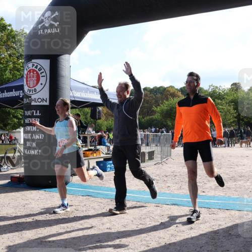 14.09.2025 - Stadtparktriathlon Strokosch-Dieckow http://msf.ph/oto/8885051 14.09.2025 11:00:30 Ziel 609 meine-sportfotos.de