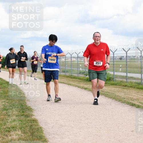 14.09.2025 - Airport Race Dr. Thomas Lammeyer http://msf.ph/oto/8885077 14.09.2025 12:40:43 Laufen 1609, 566, 1412, 24, 1692, 251 meine-sportfotos.de